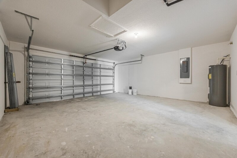 Building Photo - 2925 NE 4th Pl