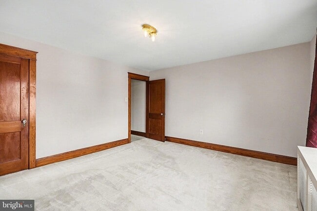 Building Photo - 144 Seminary Ave