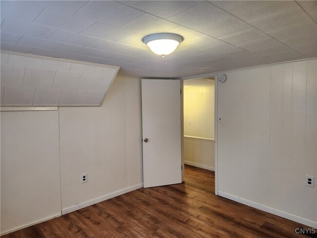 Building Photo - 437 Church St