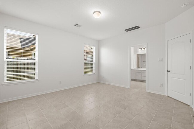 Building Photo - 7611 Royal Oasis Ln