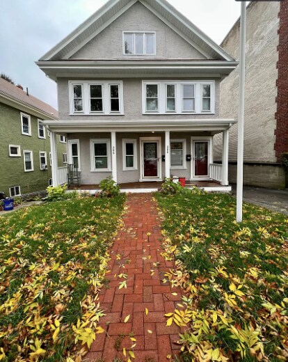 Building Photo - 384 Fellsway W