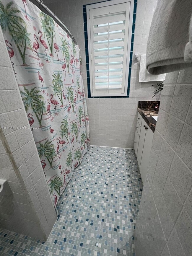 Building Photo - 7760 Aviation Blvd