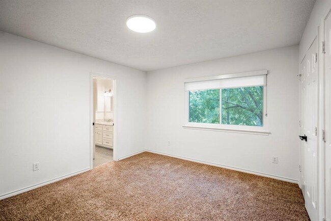 Building Photo - 16814 Windypine Dr