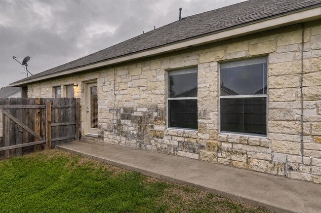 Building Photo - 2858 Southampton Way