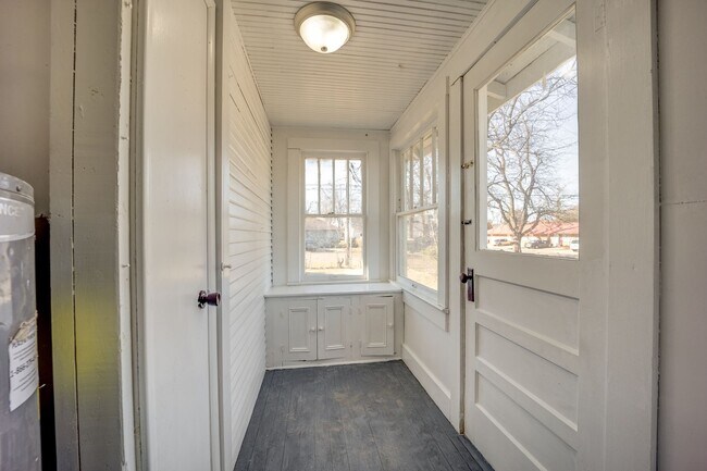 Building Photo - 419 N 23rd St
