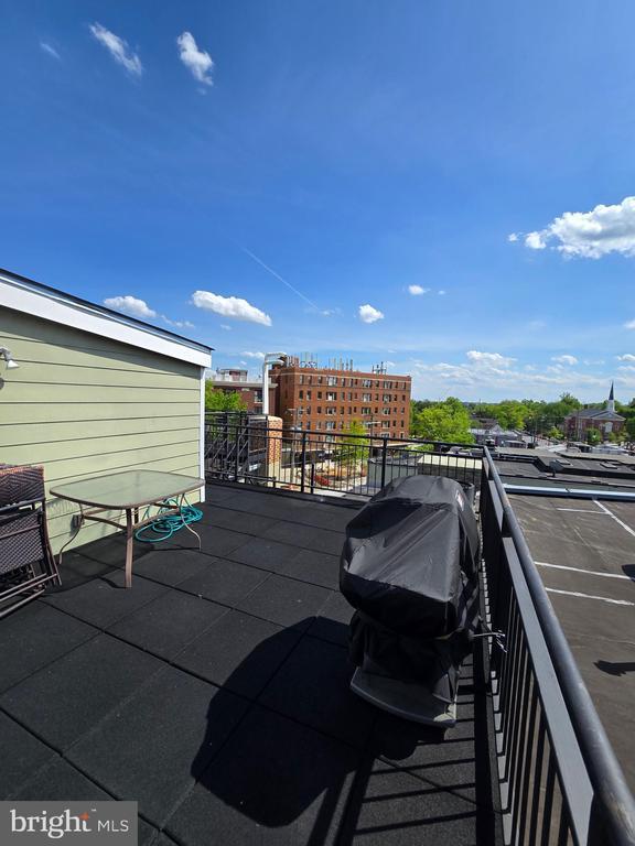 Building Photo - 1352 Longfellow St NW