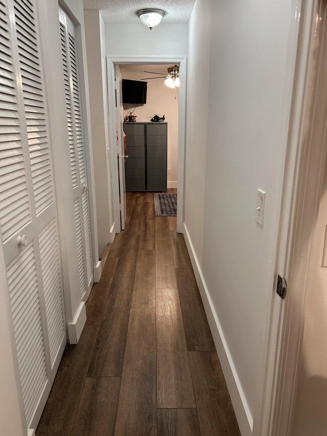 Building Photo - 369 Waterside Dr