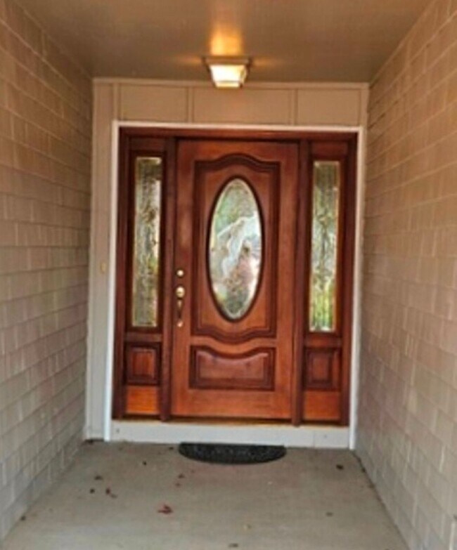 Building Photo - 2Bd/2Ba Single Story Home - Available to View!