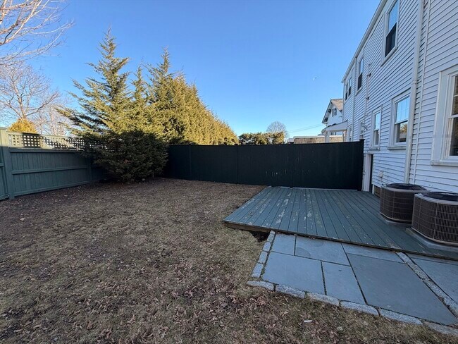 Building Photo - 9 Hollis St