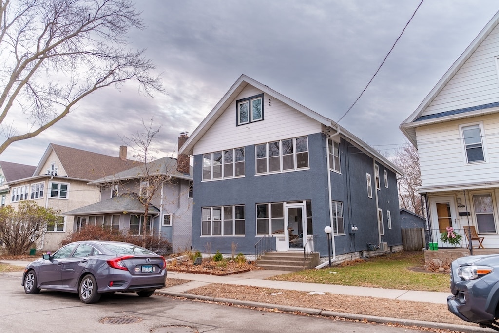 Building Photo - 824 5th St NE