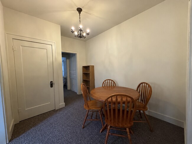 Building Photo - 104 N Jefferson St