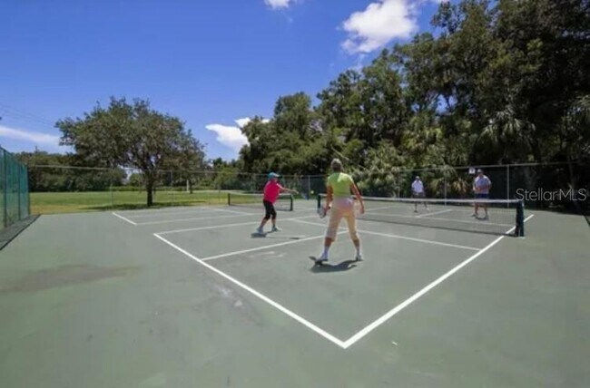 Building Photo - 4521 Morningside