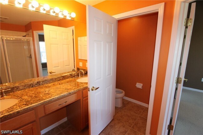 Building Photo - 1056 Hampton Cir