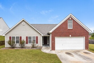 Building Photo - 480 Cedarhurst Rd