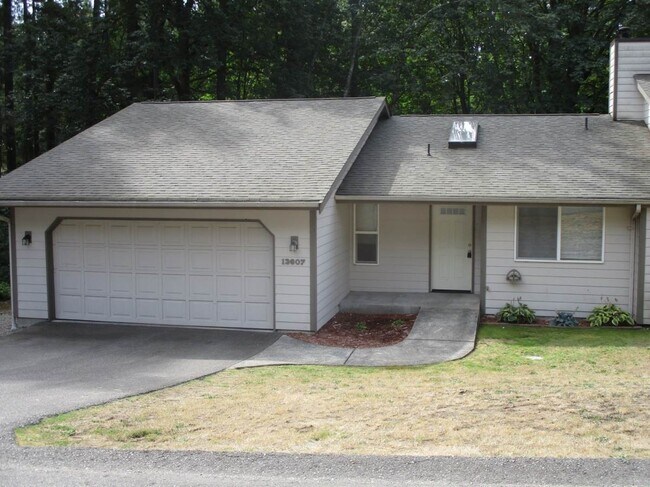 Primary Photo - 2 bedroom 2 bath single story Duplex