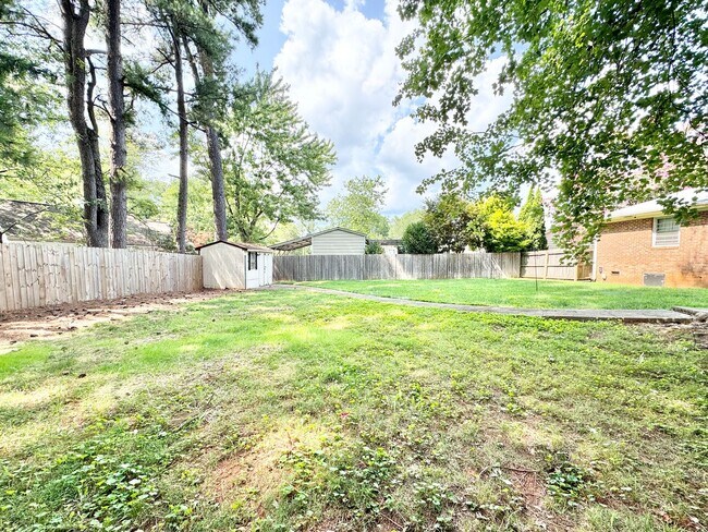 Building Photo - 5303 Ainsworth Dr
