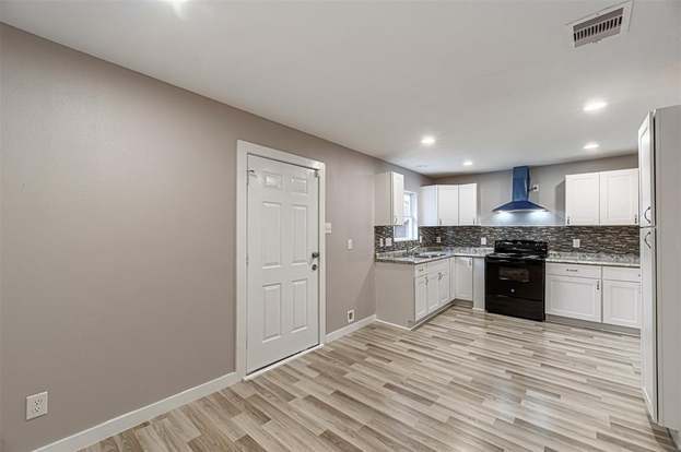 Building Photo - 4909 Higgins St