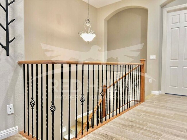 Building Photo - 863 W Bluebird Dr