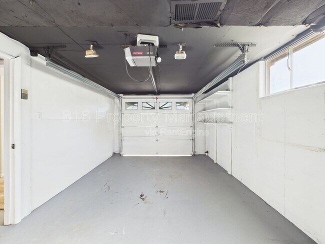 Building Photo - 7800 E 91 St