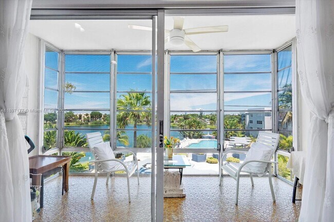 Building Photo - 875 NE 195th St