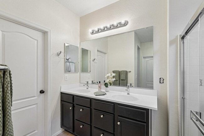 Building Photo - 12600 W Rosewood Ln