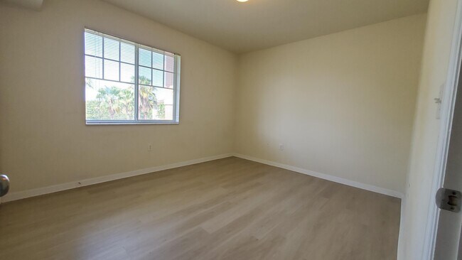 Building Photo - 6510 Emerald Dunes Dr