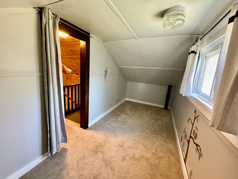 Building Photo - 11 Lincoln Ave