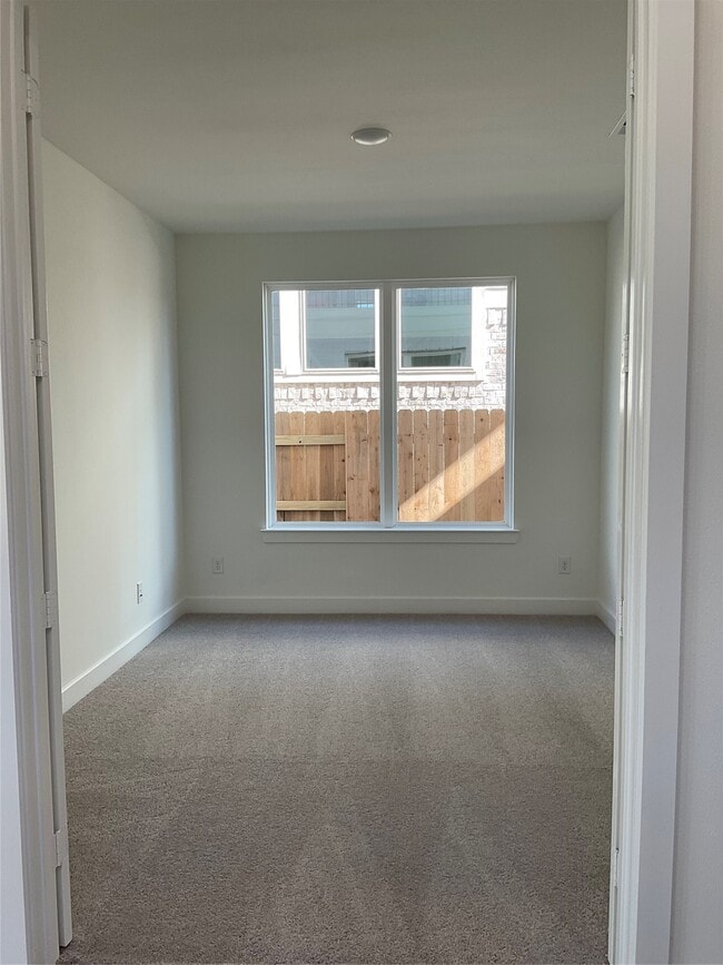 Building Photo - 7311 Blue Gentiana Ln