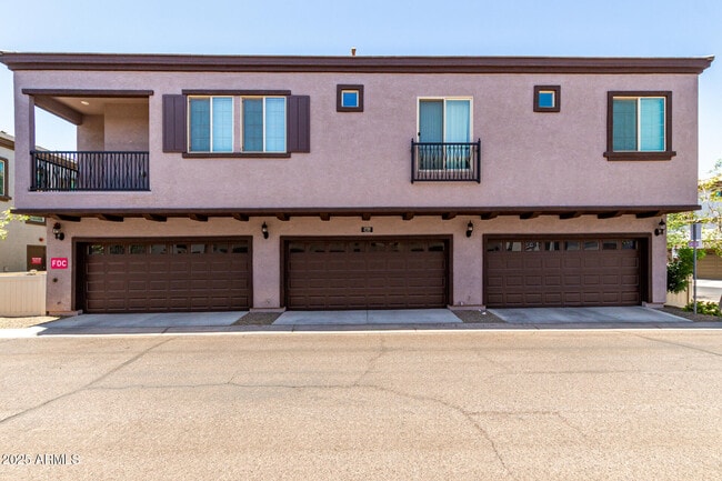 Building Photo - 2720 S Decatur Dr