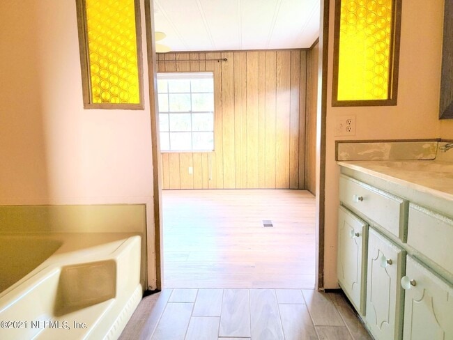 Building Photo - 7631 Timberwood Dr