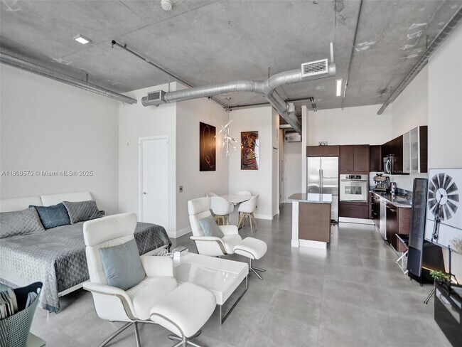 Building Photo - 3029 NE 188th St