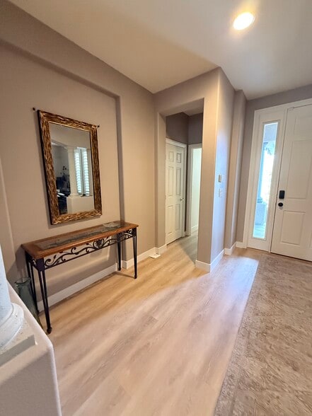 Building Photo - 10246 Rio de Thule Ln