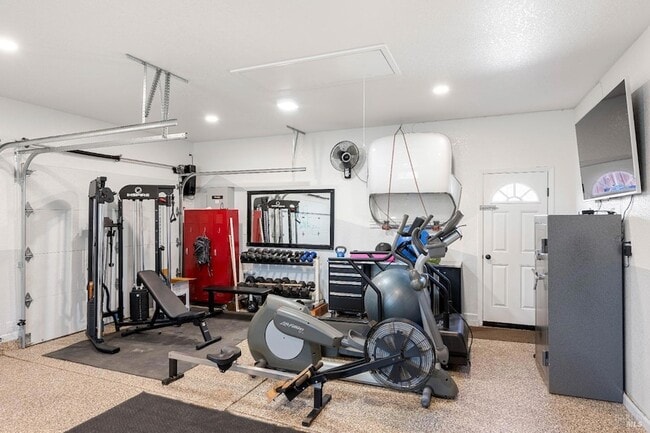 Building Photo - 1051 Stonebridge Dr