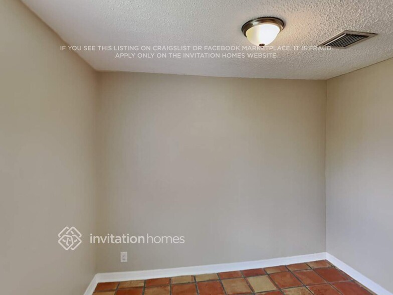 Building Photo - 5808 NW 19th Ct