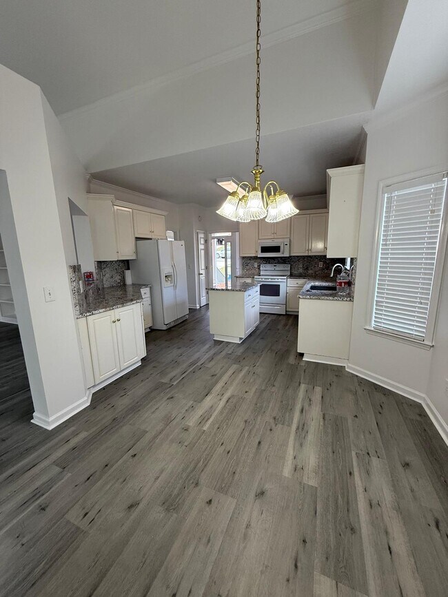 Building Photo - 297 High Chaparral Dr