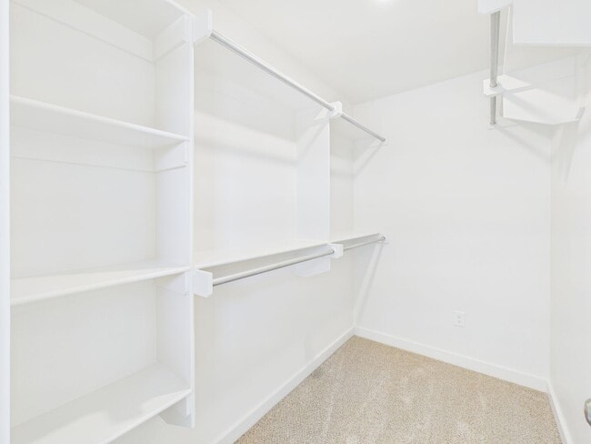 Building Photo - 3007 Farmyard Dr