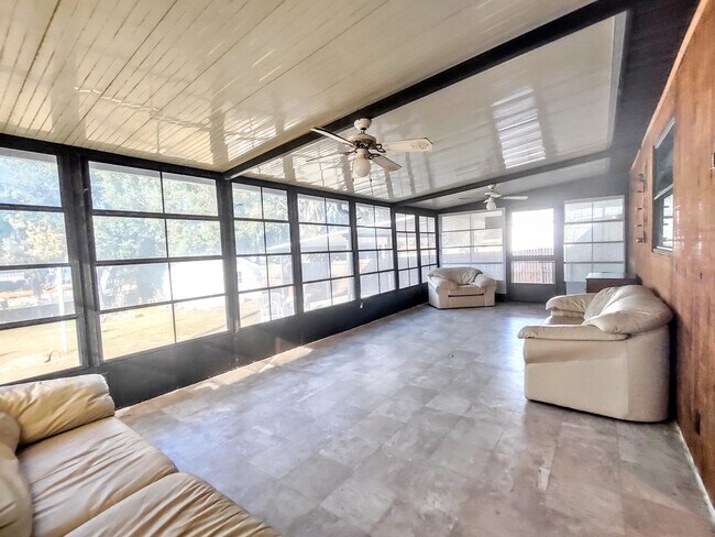 Building Photo - 163 Buchanan Cir