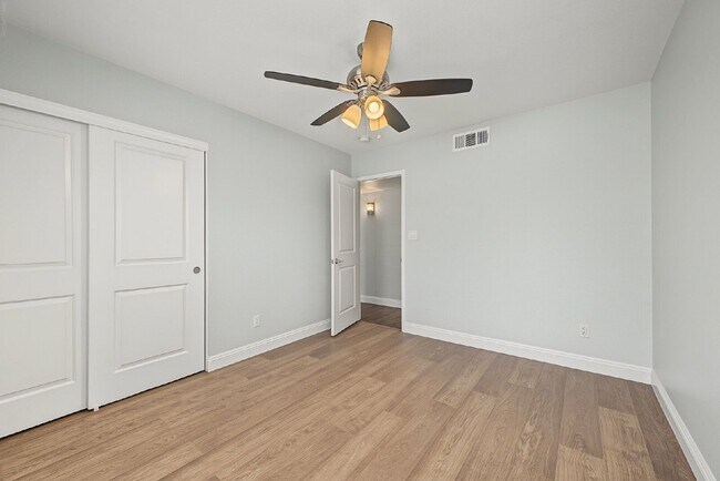 Building Photo - 13015 N 49th Pl