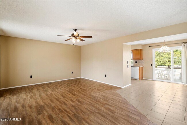 Building Photo - 10528 W Tumblewood Dr