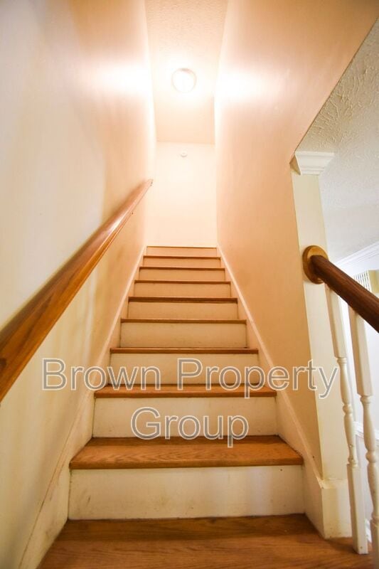 Building Photo - 624 Porter Rd