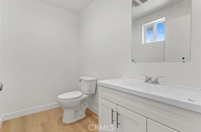 Building Photo - 705 W 80th St