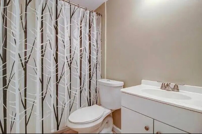 Building Photo - 9311 Loras St