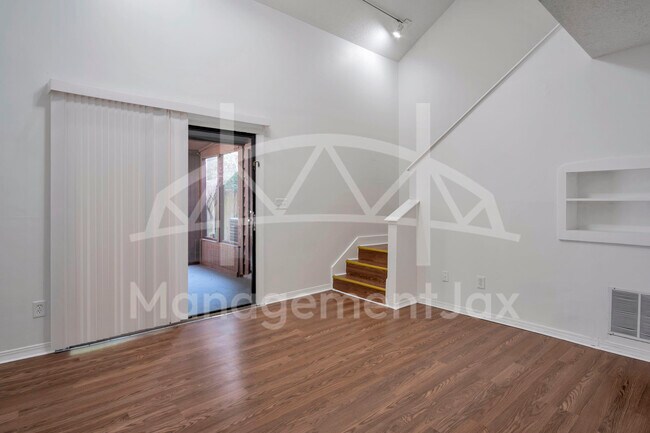 Building Photo - 7621 Melissa Ct N