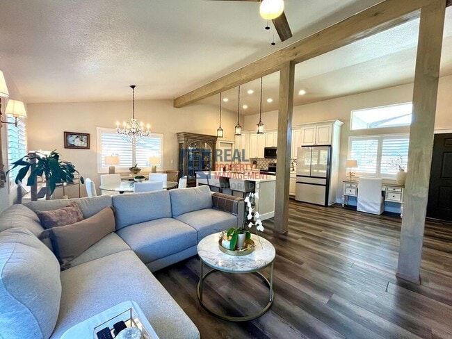 Building Photo - 3640 Inspiration Dr