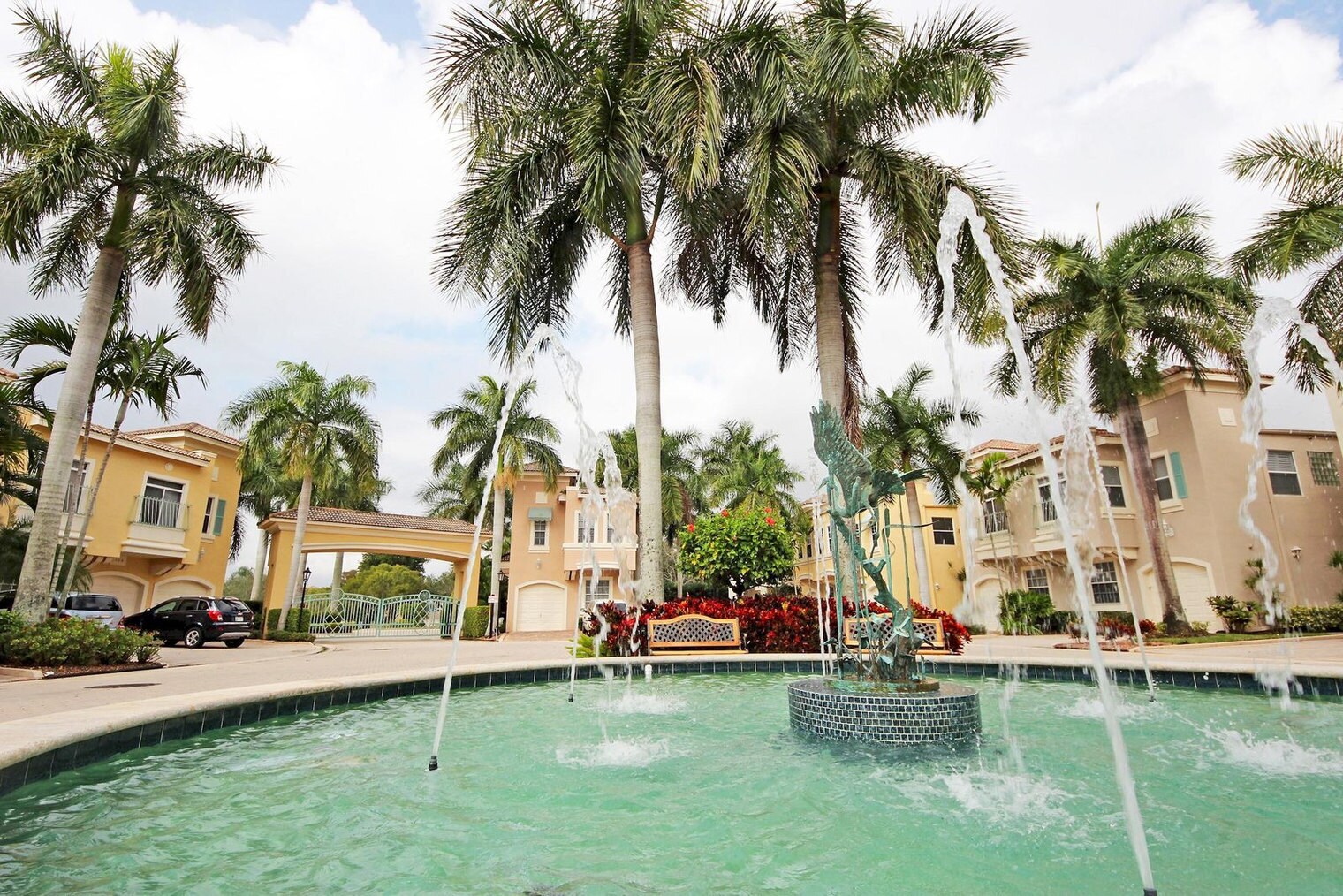 Building Photo - 1000 Ave of the Champions