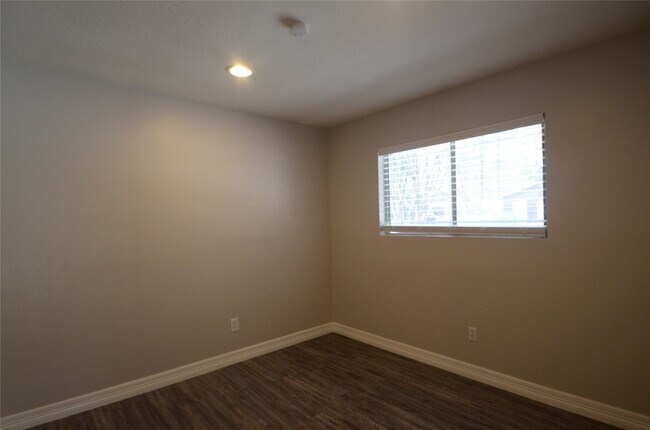 Building Photo - 76 S Wavy Oak Cir