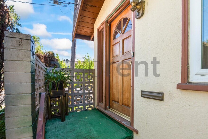 Building Photo - 1240 Parker St