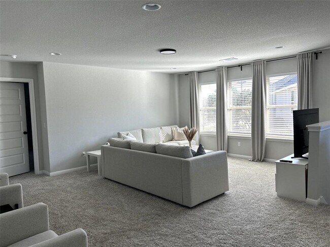 Building Photo - 700 Hays Hill Dr