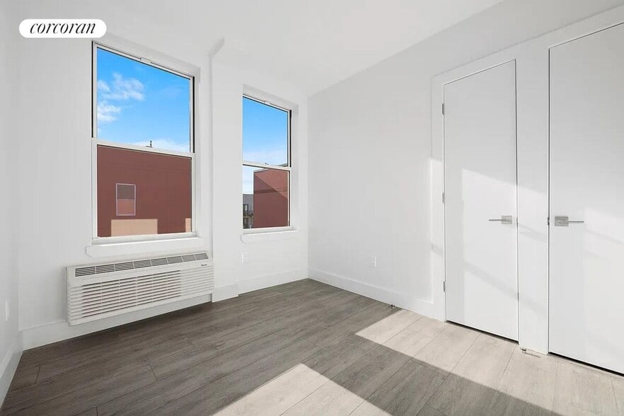 Building Photo - 2010 Ocean Ave