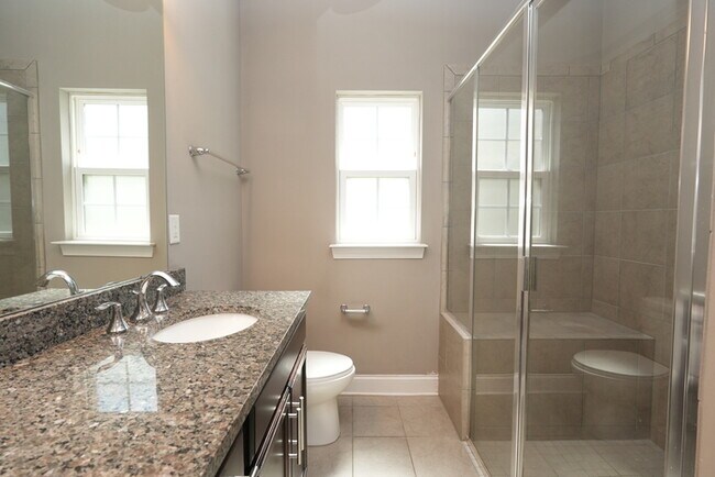 Building Photo - Charming 3-Bed, 3.5-Bath Home in a Peacefu...